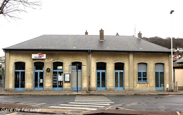 Gare De Fécamp , Département De La Seine-Maritime  -  Une Photo Reproduit Carte Postale  10x15 Cm. - Gares - Sans Trains