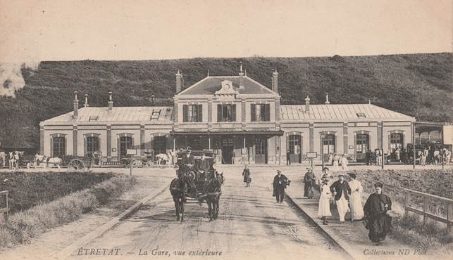76 - ETRETAT - La Gare, Vue Extérieure - Etretat